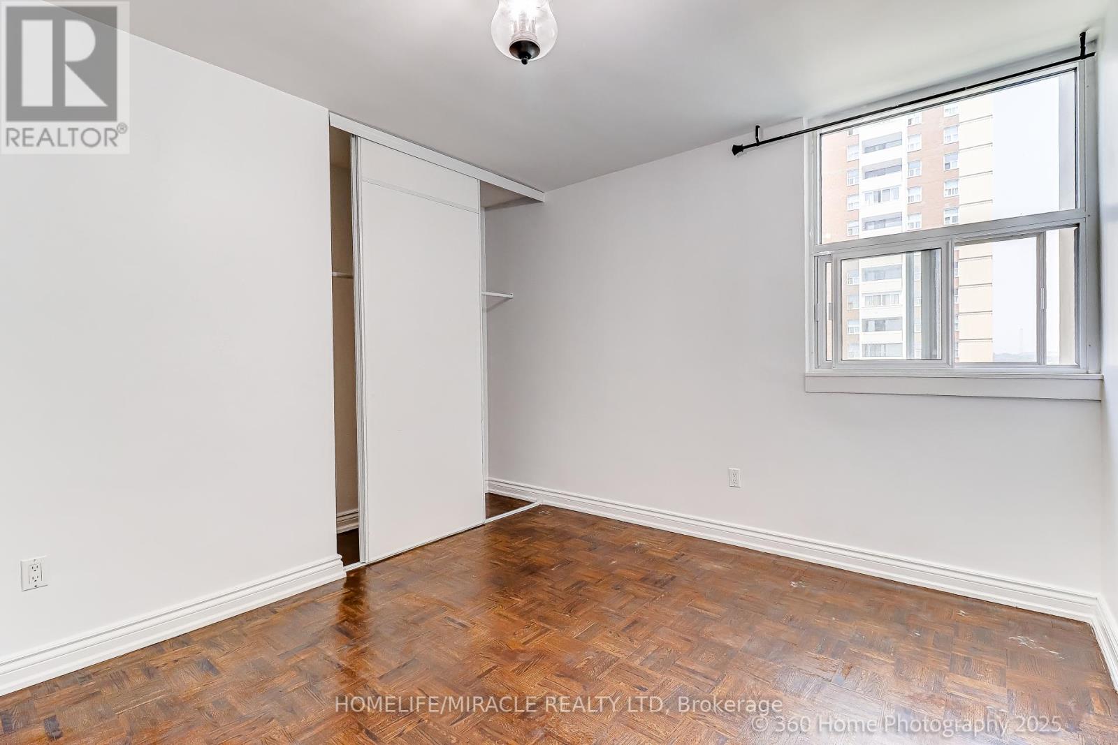 1819 - 5 Massey Square, Toronto, Ontario  M4C 5L6 - Photo 16 - E12393230
