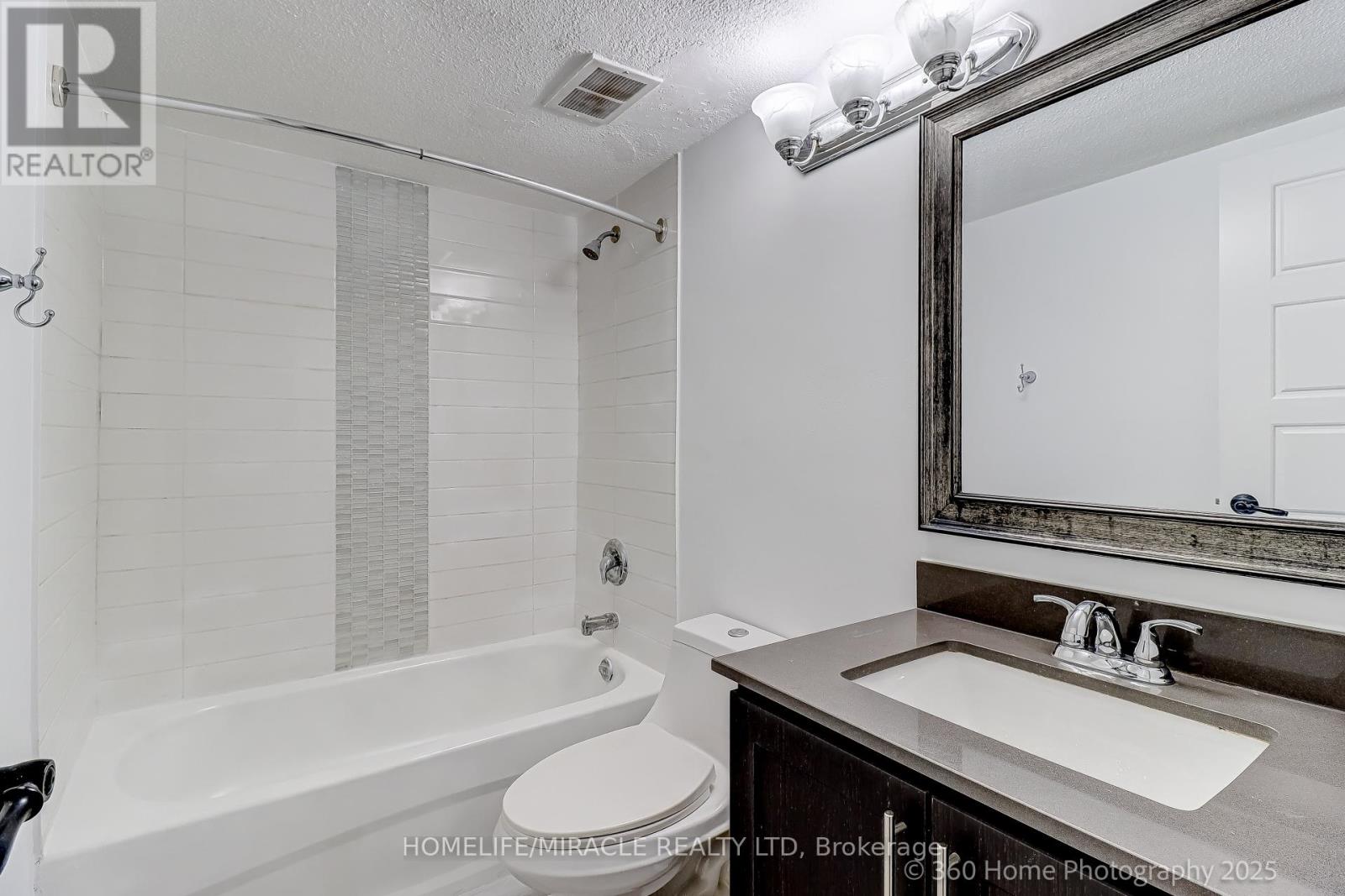 1819 - 5 Massey Square, Toronto, Ontario  M4C 5L6 - Photo 17 - E12393230