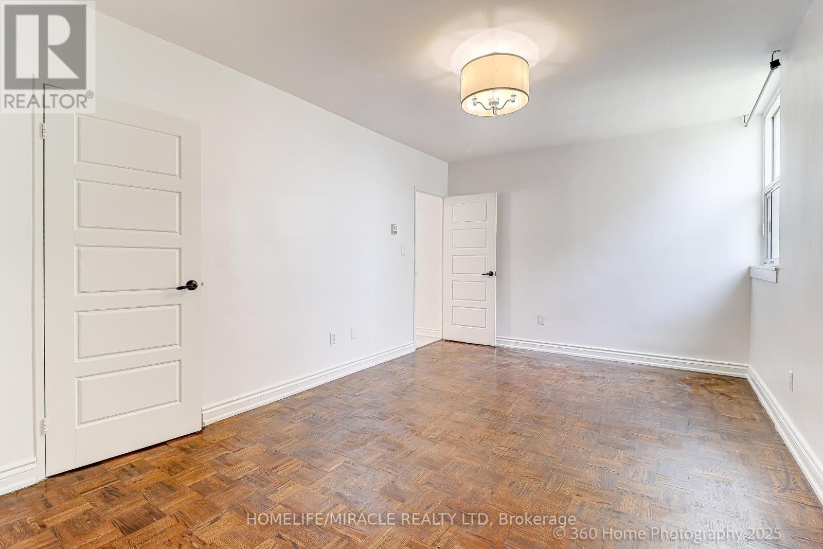 1819 - 5 Massey Square, Toronto, Ontario  M4C 5L6 - Photo 20 - E12393230