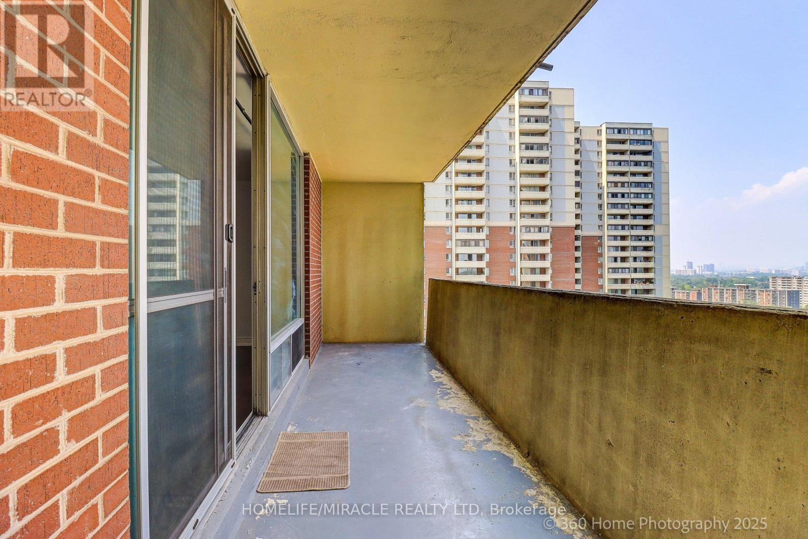 1819 - 5 Massey Square, Toronto, Ontario  M4C 5L6 - Photo 21 - E12393230