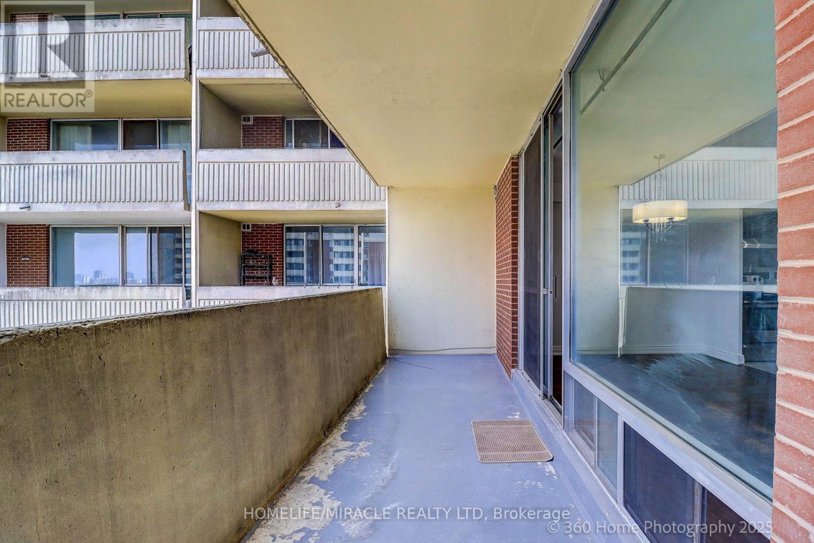 1819 - 5 Massey Square, Toronto, Ontario  M4C 5L6 - Photo 22 - E12393230