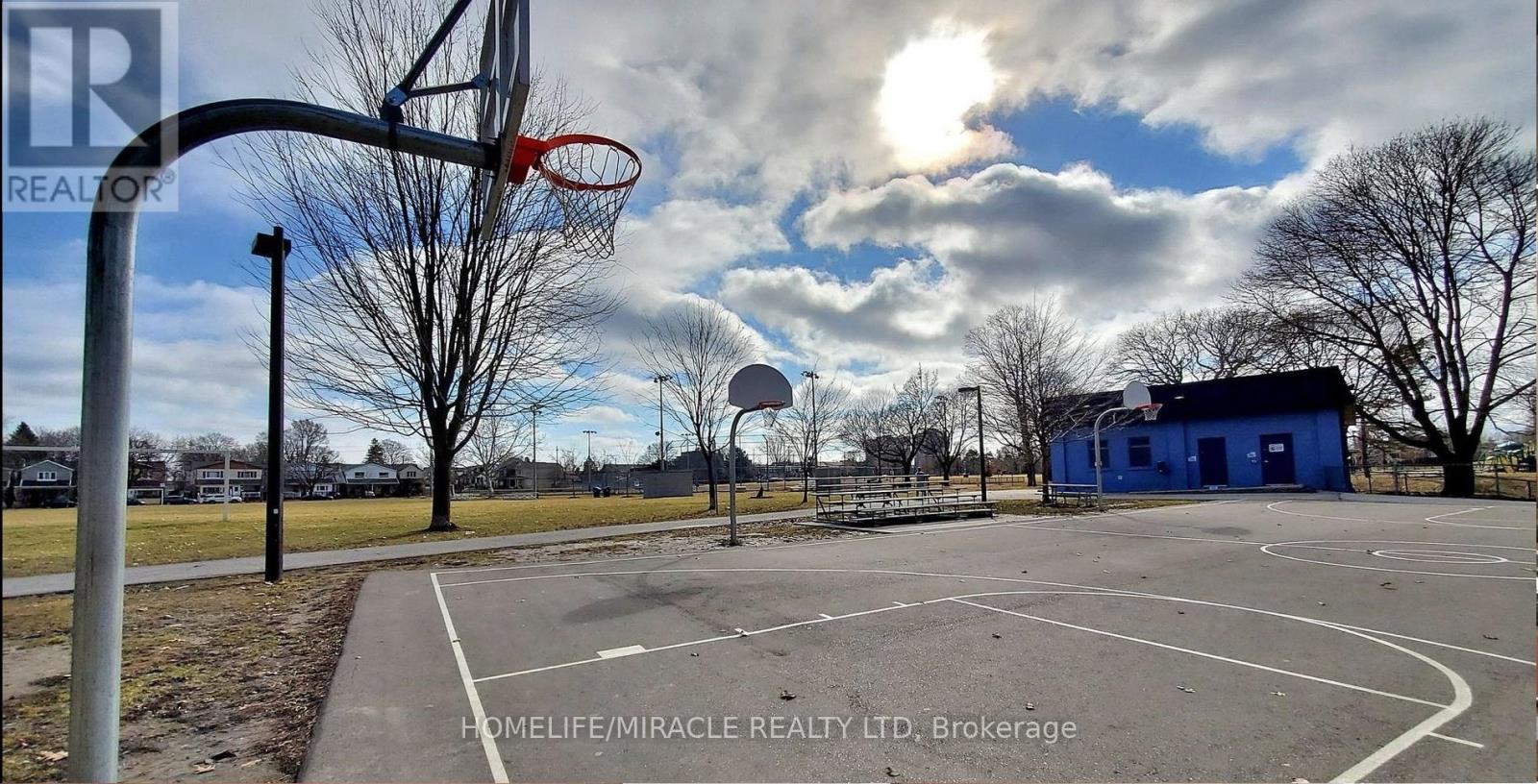 1819 - 5 Massey Square, Toronto, Ontario  M4C 5L6 - Photo 32 - E12393230