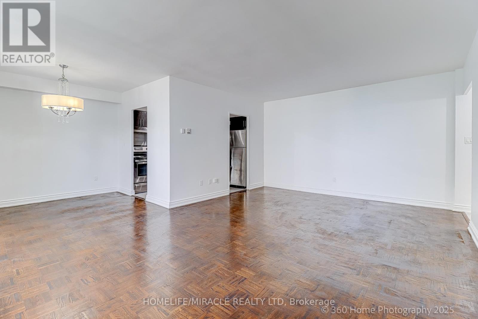 1819 - 5 Massey Square, Toronto, Ontario  M4C 5L6 - Photo 4 - E12393230