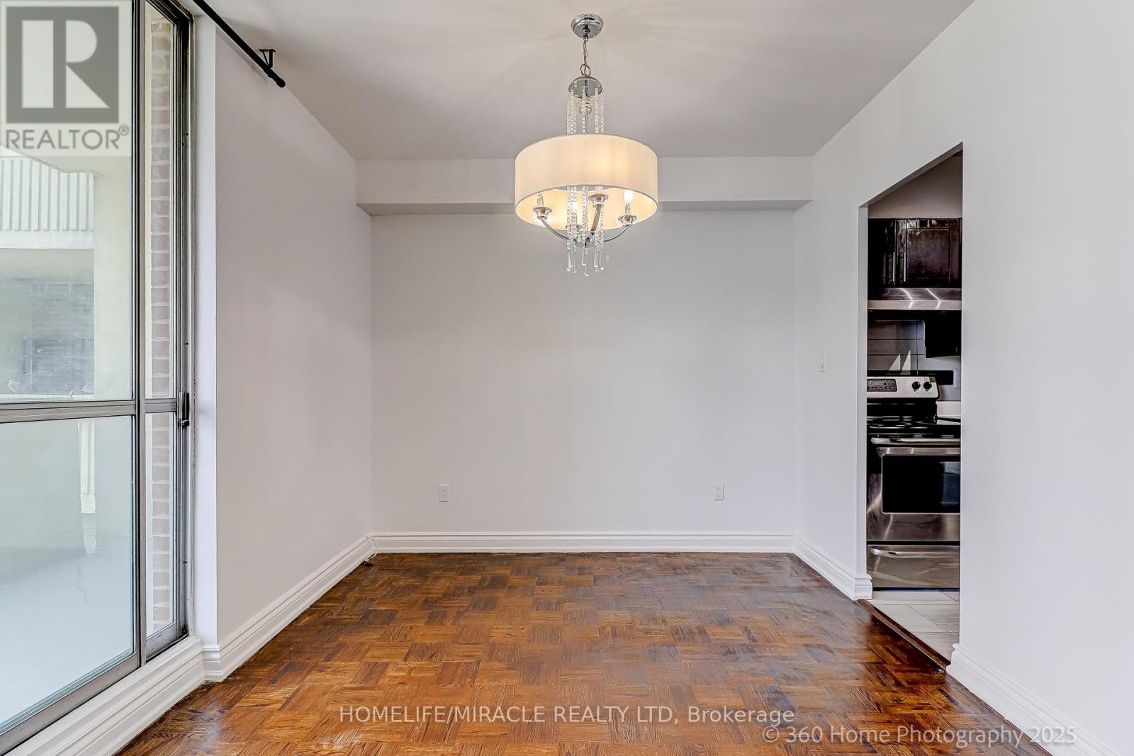 1819 - 5 Massey Square, Toronto, Ontario  M4C 5L6 - Photo 5 - E12393230
