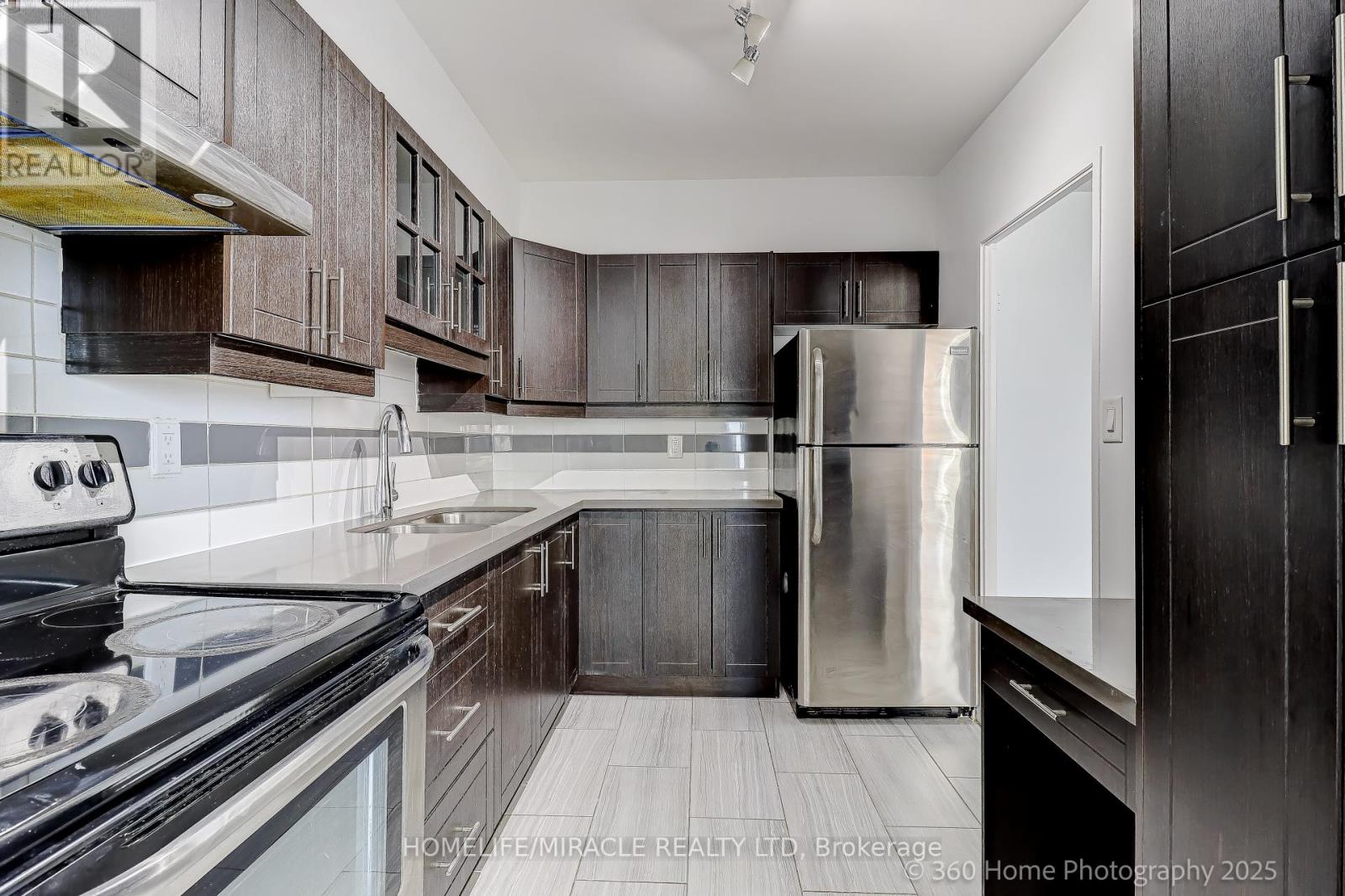 1819 - 5 Massey Square, Toronto, Ontario  M4C 5L6 - Photo 7 - E12393230