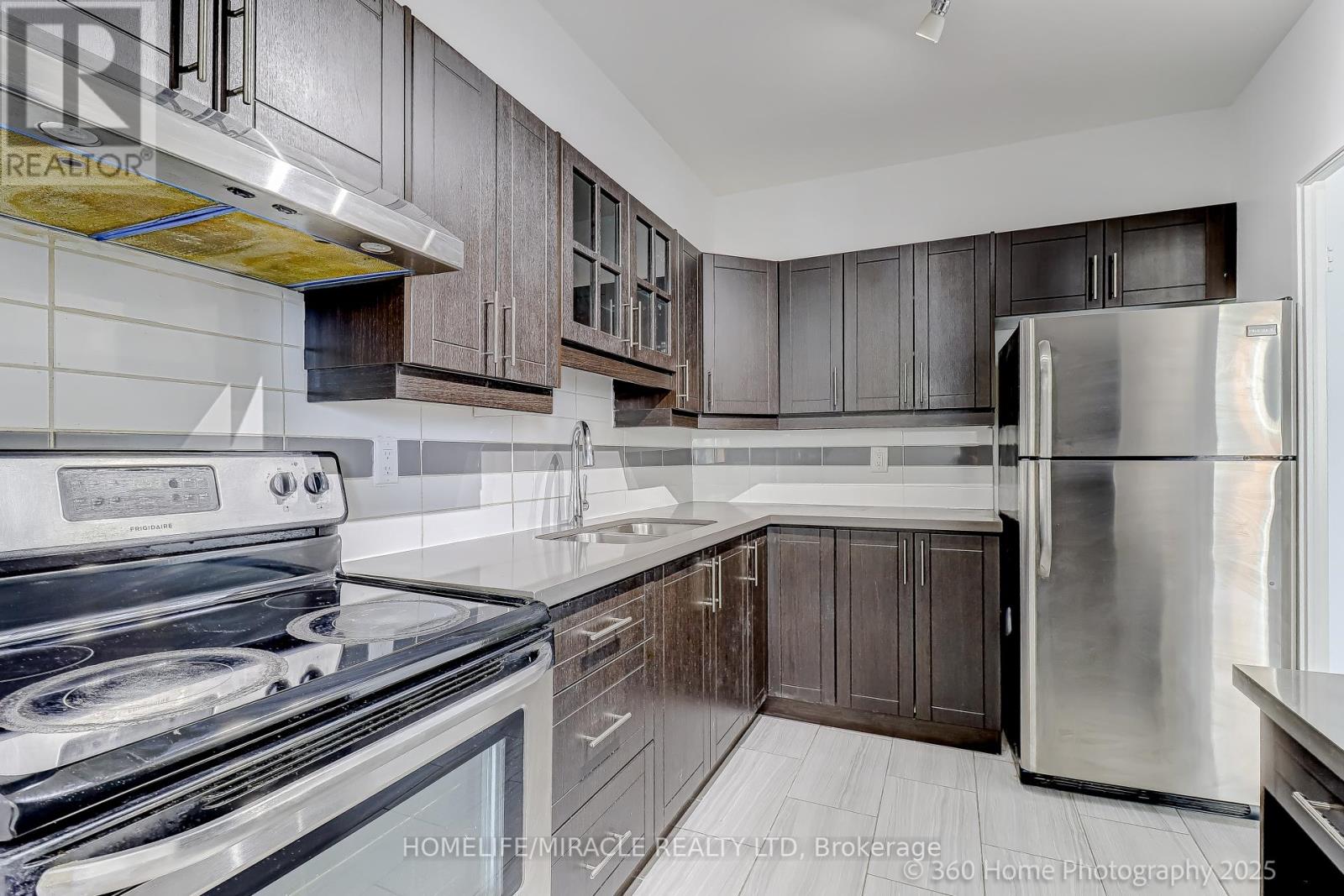 1819 - 5 Massey Square, Toronto, Ontario  M4C 5L6 - Photo 9 - E12393230