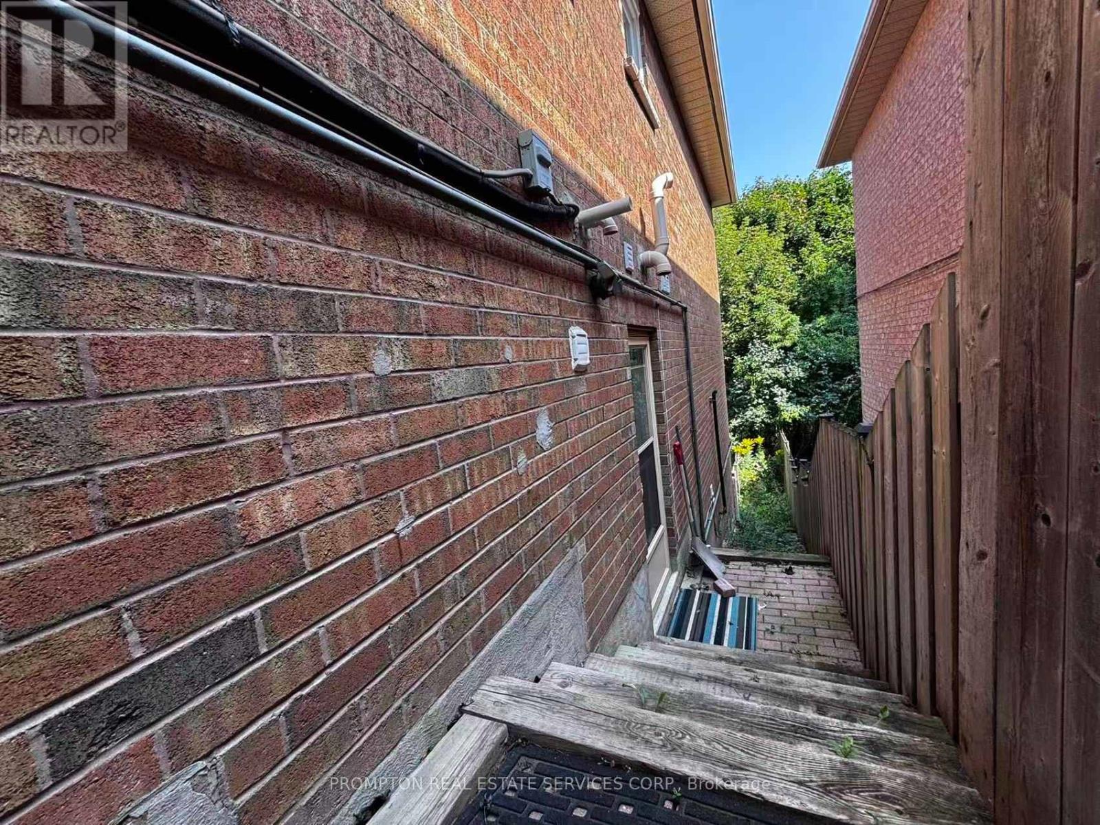 Upper Bsmt - 83 Garden Street, Whitby, Ontario  L1N 9E7 - Photo 20 - E12393252