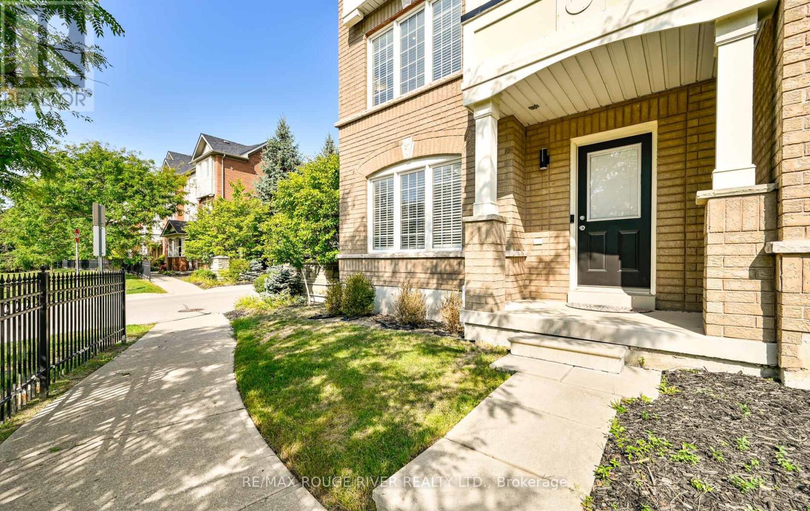 20 - 1790 Finch Avenue, Pickering (Village East), Ontario  L1V 0A1 - Photo 3 - E12393287