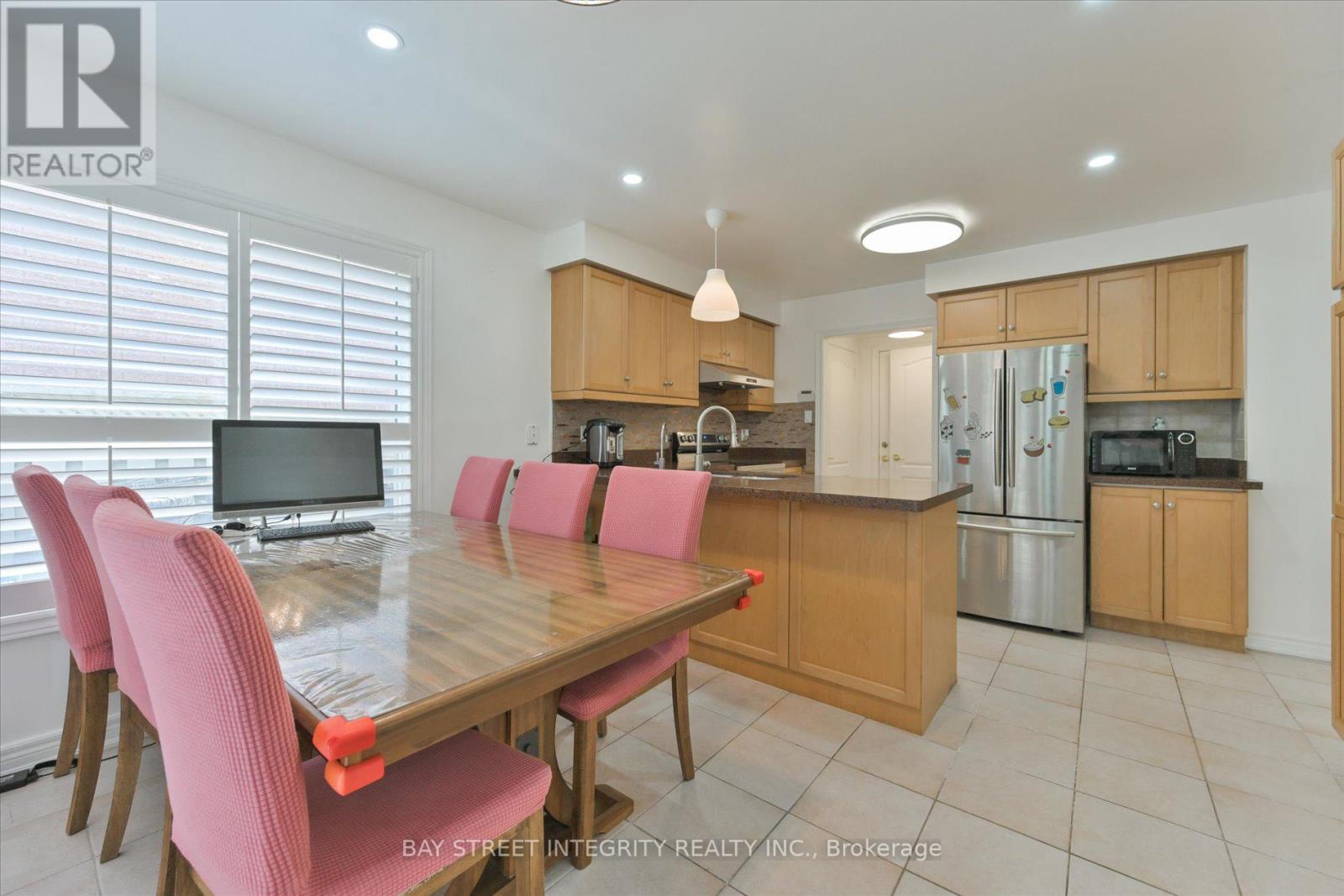 32 Sail Crescent, Vaughan (Vellore Village), Ontario  L6A 2Z2 - Photo 11 - N12393233