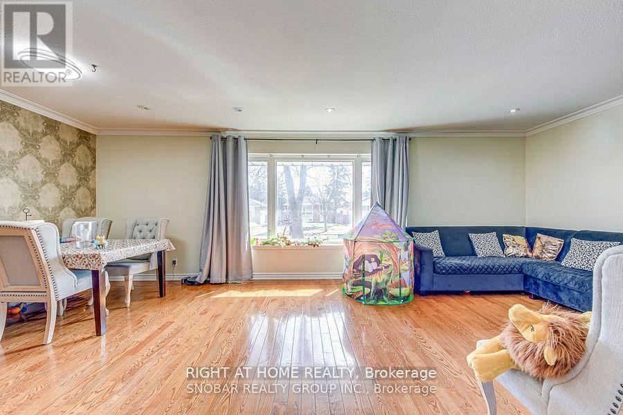 Main - 24 Ludgate Drive, Toronto, Ontario  M9W 2Y3 - Photo 5 - W12393232