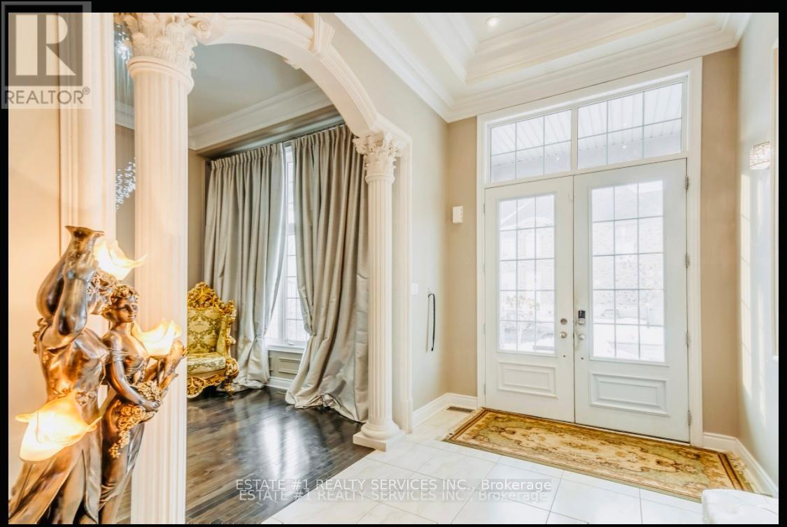 4 Agincourt Circle, Brampton, Ontario  L6X 2M4 - Photo 11 - W12393249