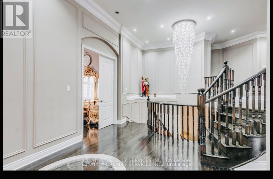 4 Agincourt Circle, Brampton, Ontario  L6X 2M4 - Photo 18 - W12393249