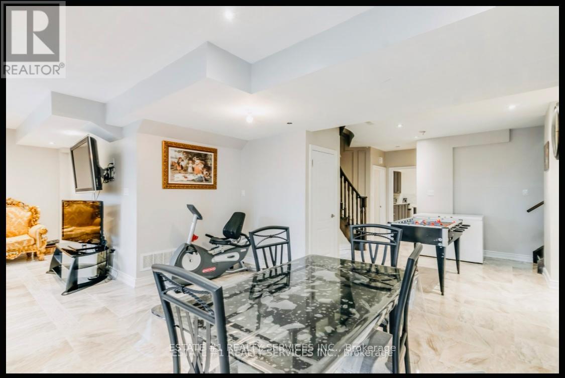 4 Agincourt Circle, Brampton, Ontario  L6X 2M4 - Photo 31 - W12393249
