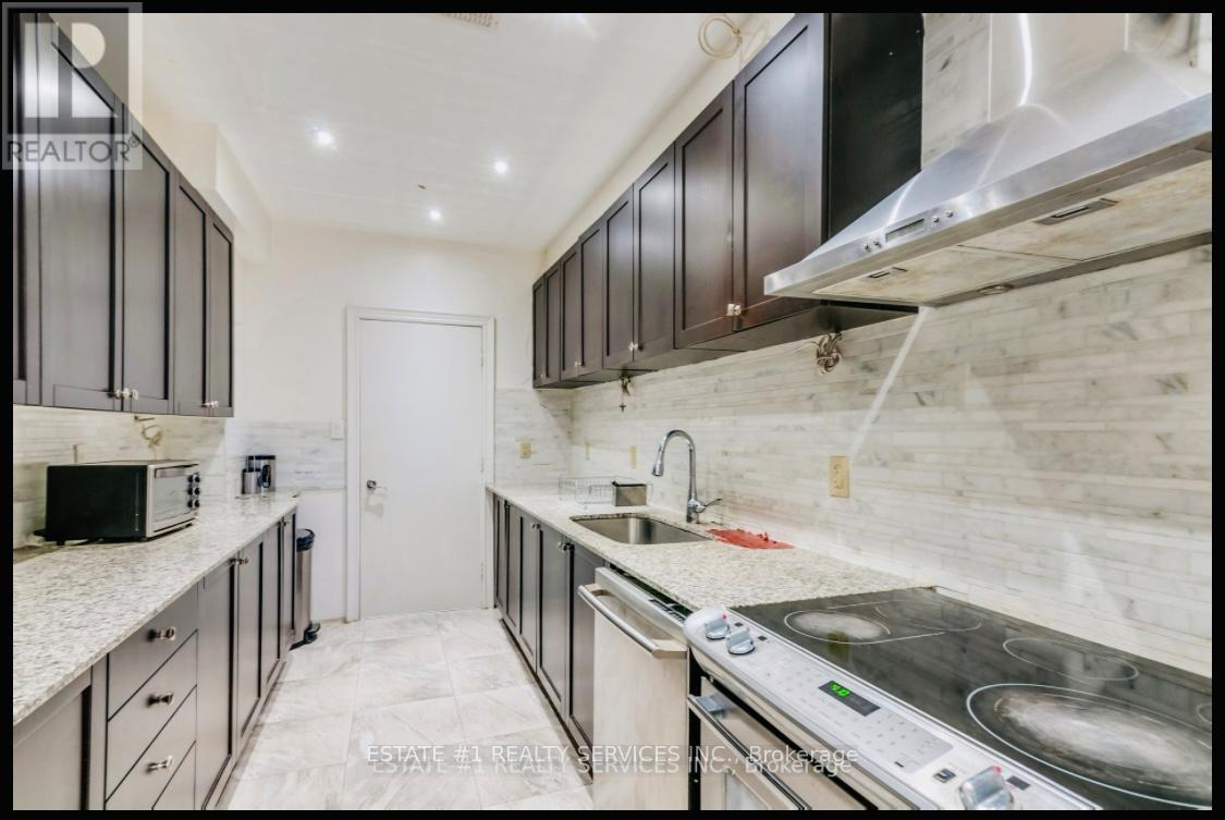 4 Agincourt Circle, Brampton, Ontario  L6X 2M4 - Photo 32 - W12393249