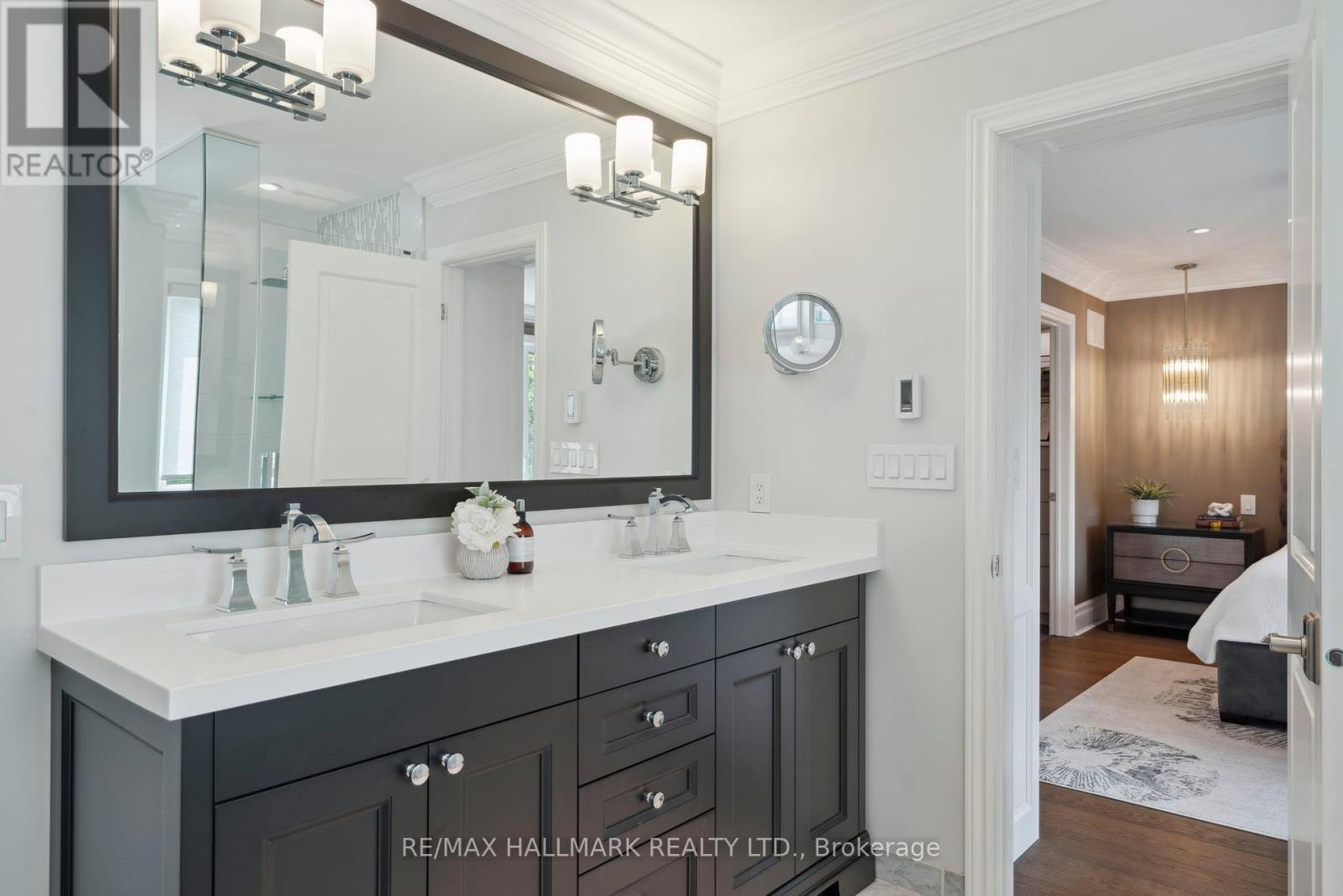 2092 Pinevalley Crescent, Oakville (Jc Joshua Creek), Ontario  L6H 6L8 - Photo 19 - W12393260