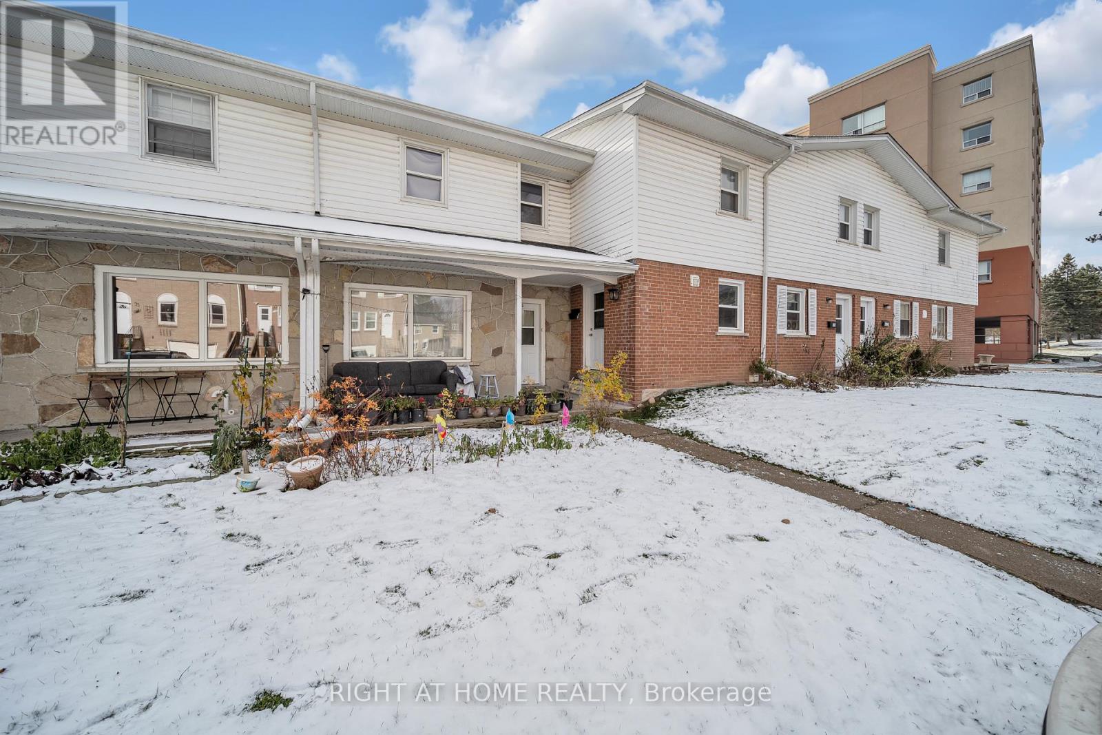 Property at 312 WESTCOURT PLACE image 3