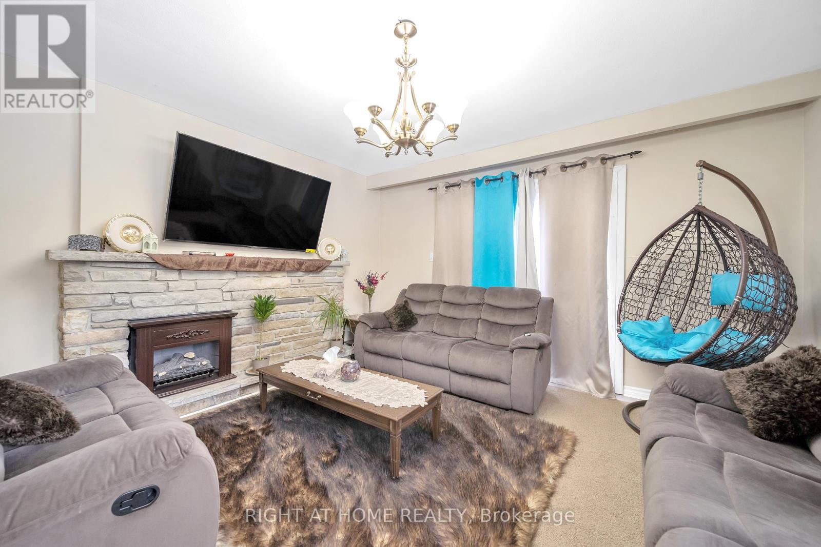272 Westcourt Place, Waterloo, Ontario  N2L 2R7 - Photo 14 - X12393251