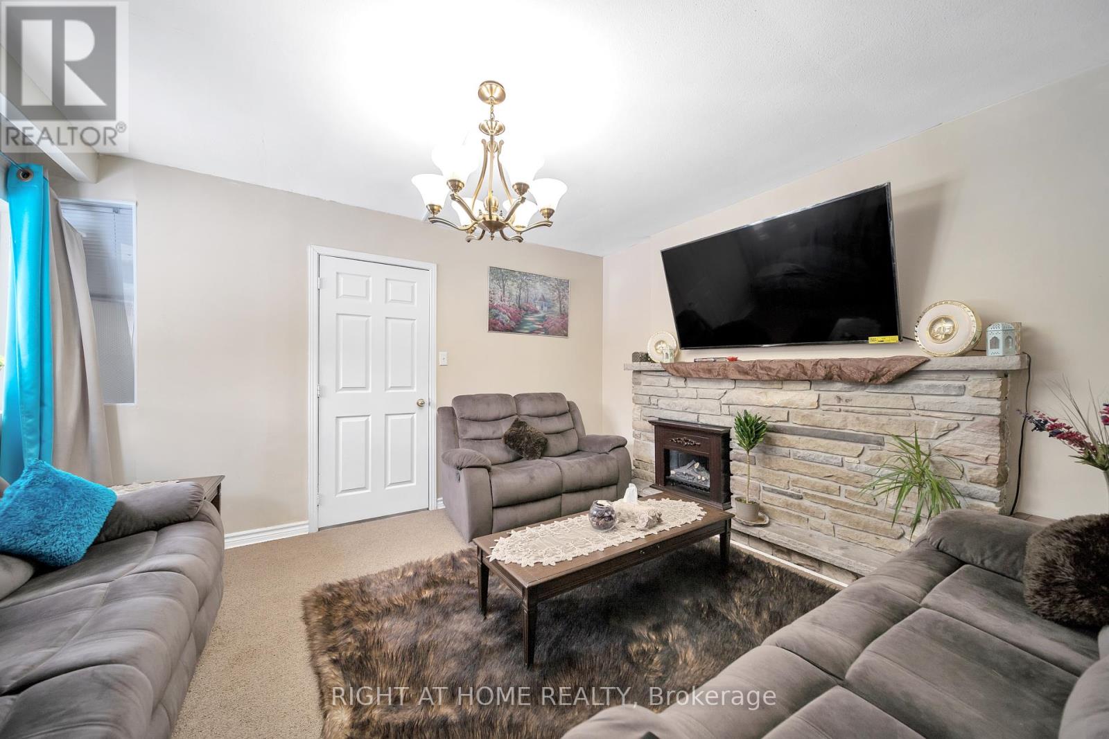 272 Westcourt Place, Waterloo, Ontario  N2L 2R7 - Photo 15 - X12393251