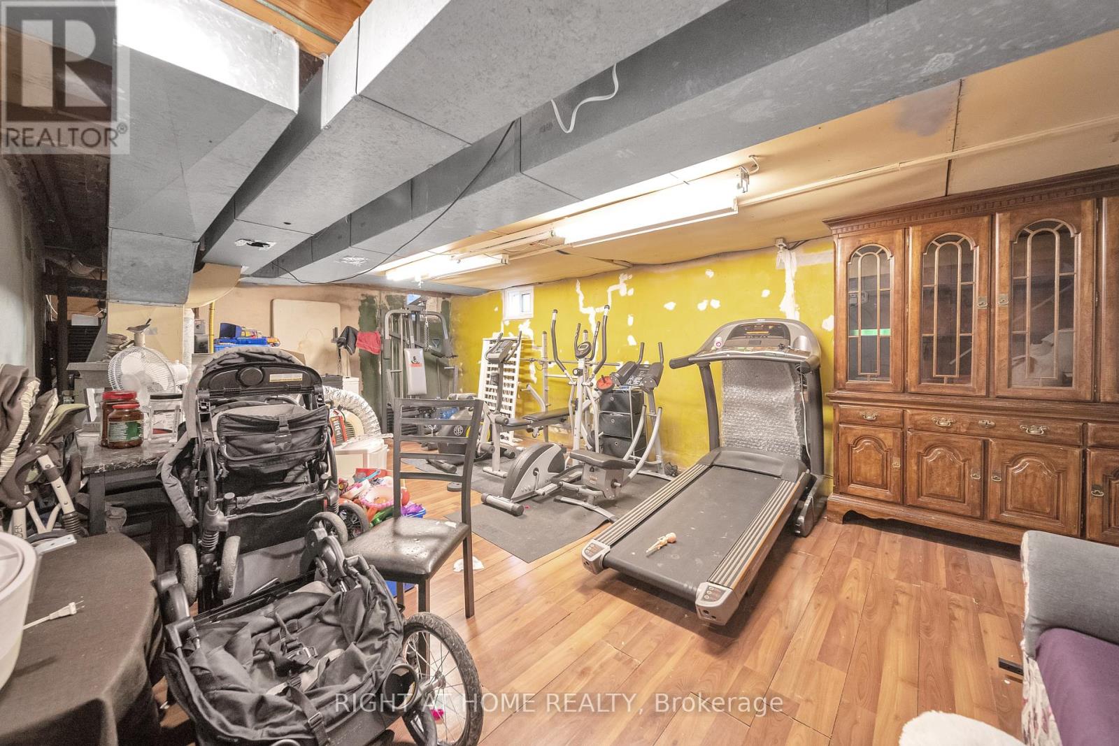 272 Westcourt Place, Waterloo, Ontario  N2L 2R7 - Photo 32 - X12393251