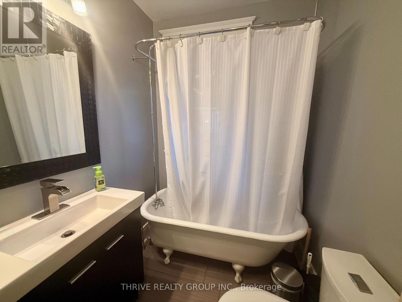 66 Fullarton Street, London East, Ontario  N6A 1K1 - Photo 9 - X12393308