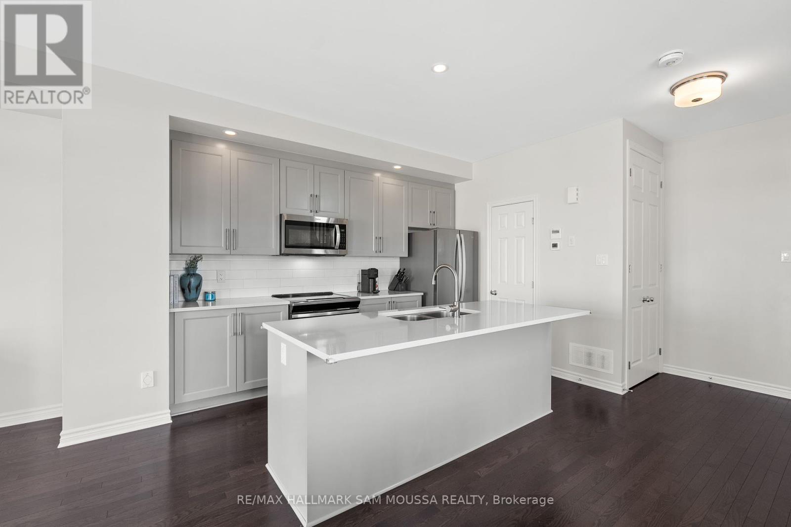 625 Cartographe Street, Ottawa, Ontario  K4A 1J7 - Photo 13 - X12393325