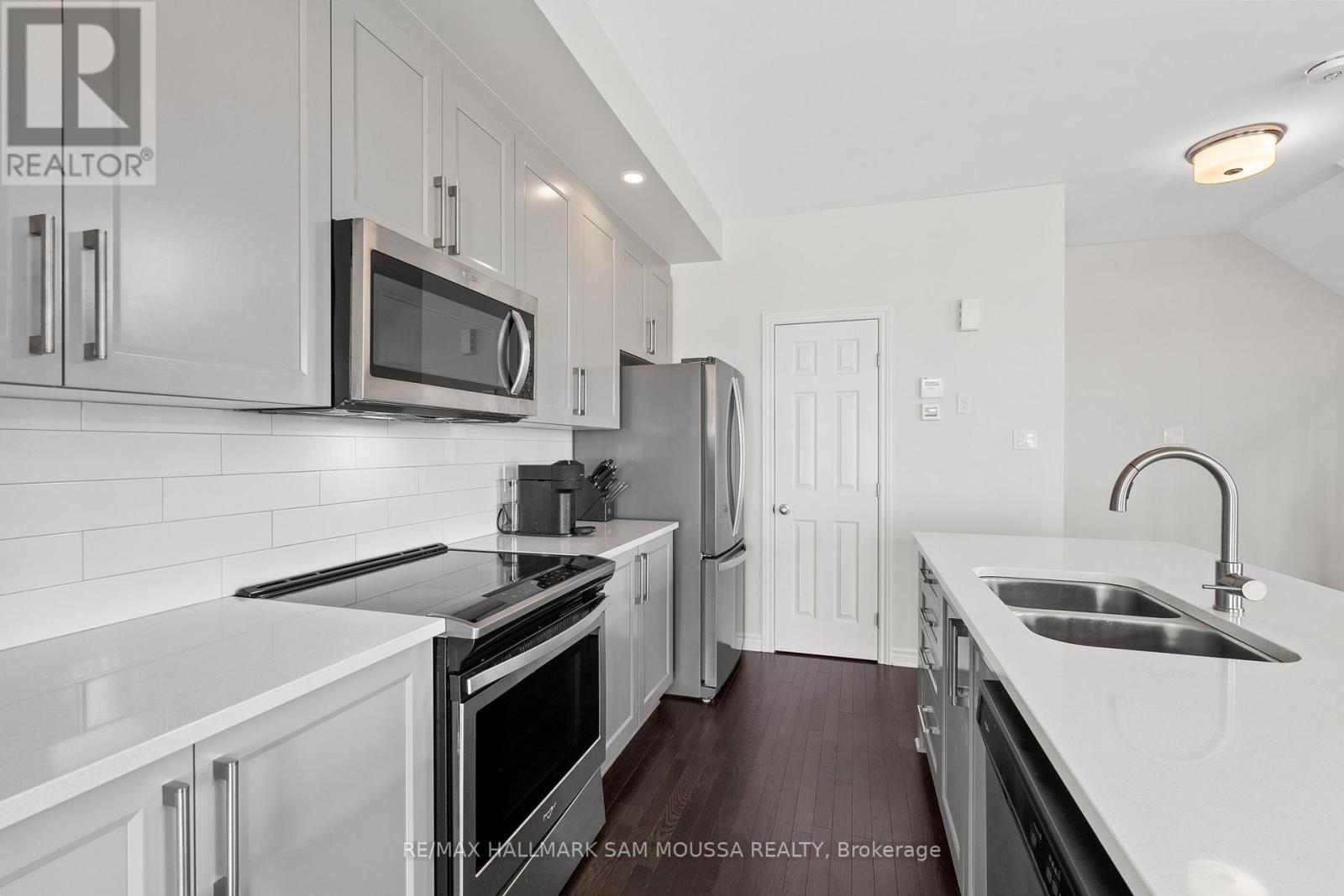625 Cartographe Street, Ottawa, Ontario  K4A 1J7 - Photo 15 - X12393325