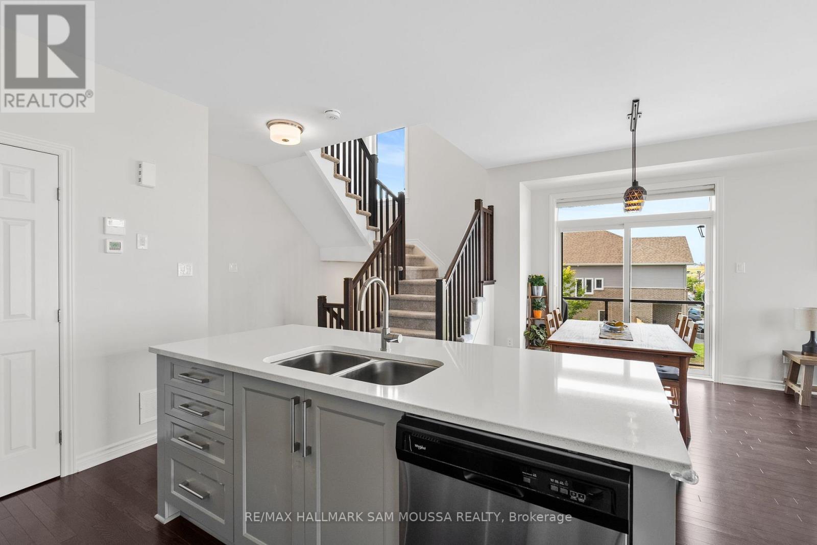625 Cartographe Street, Ottawa, Ontario  K4A 1J7 - Photo 16 - X12393325