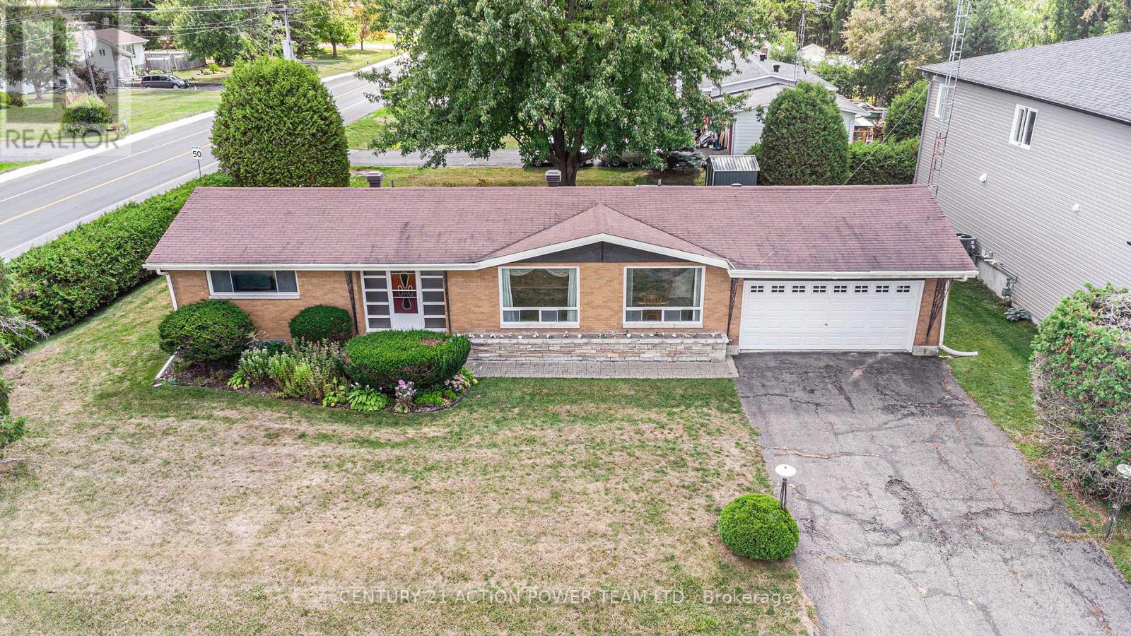 2 CHAMPAGNE STREET, North Stormont, Ontario