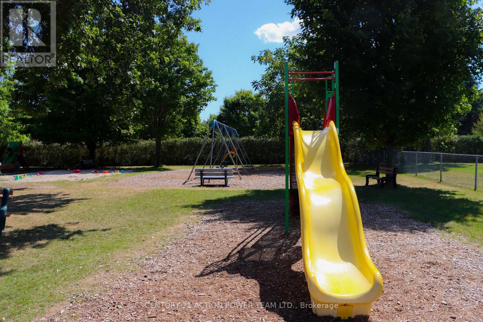 2 Champagne Street, North Stormont, Ontario  K0A 1R0 - Photo 38 - X12393331