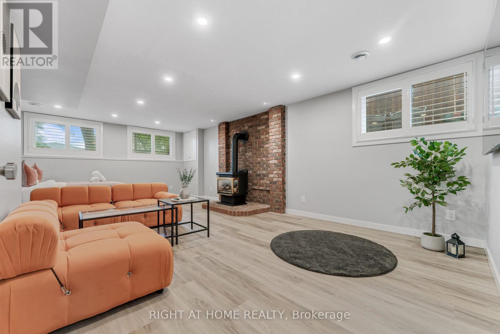11 Nickel Street, St. Catharines, Ontario  L2M 1L4 - Photo 21 - X12393297