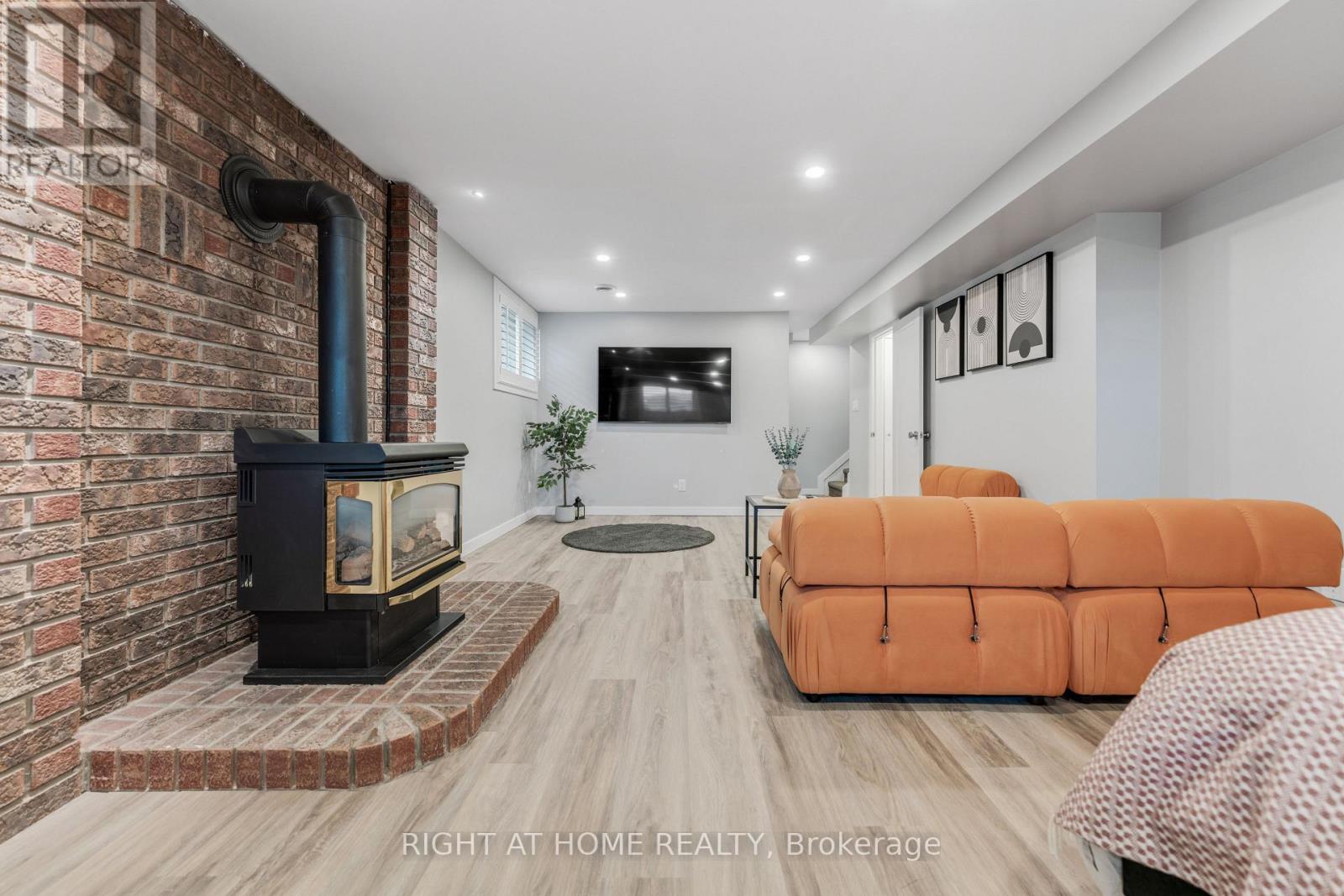 11 Nickel Street, St. Catharines, Ontario  L2M 1L4 - Photo 24 - X12393297