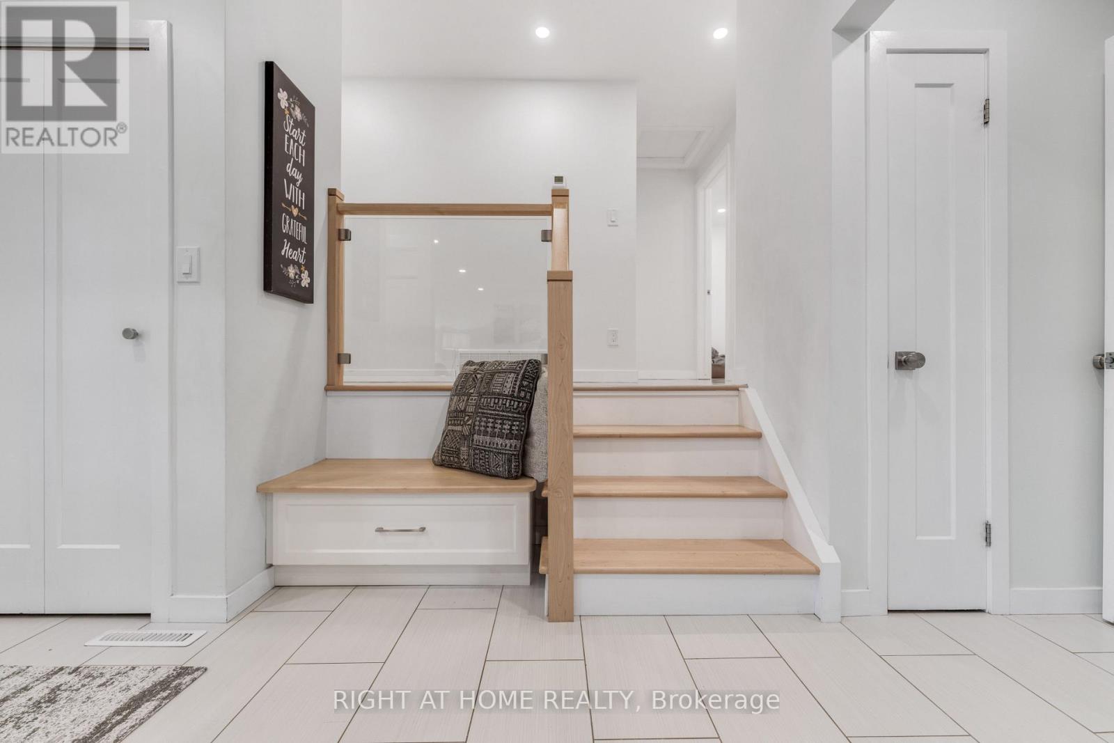 11 Nickel Street, St. Catharines, Ontario  L2M 1L4 - Photo 32 - X12393297
