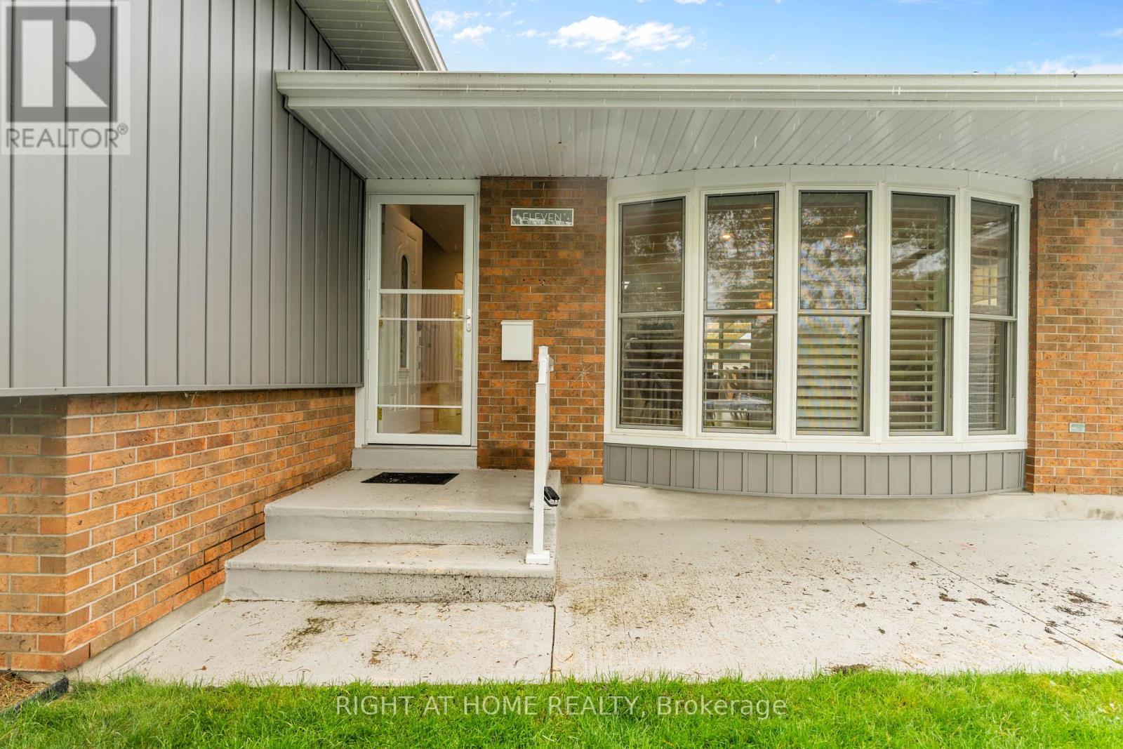 11 Nickel Street, St. Catharines, Ontario  L2M 1L4 - Photo 39 - X12393297