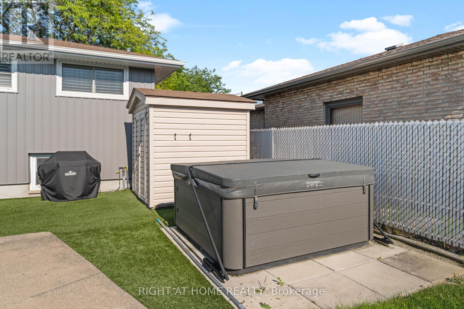 11 Nickel Street, St. Catharines, Ontario  L2M 1L4 - Photo 47 - X12393297
