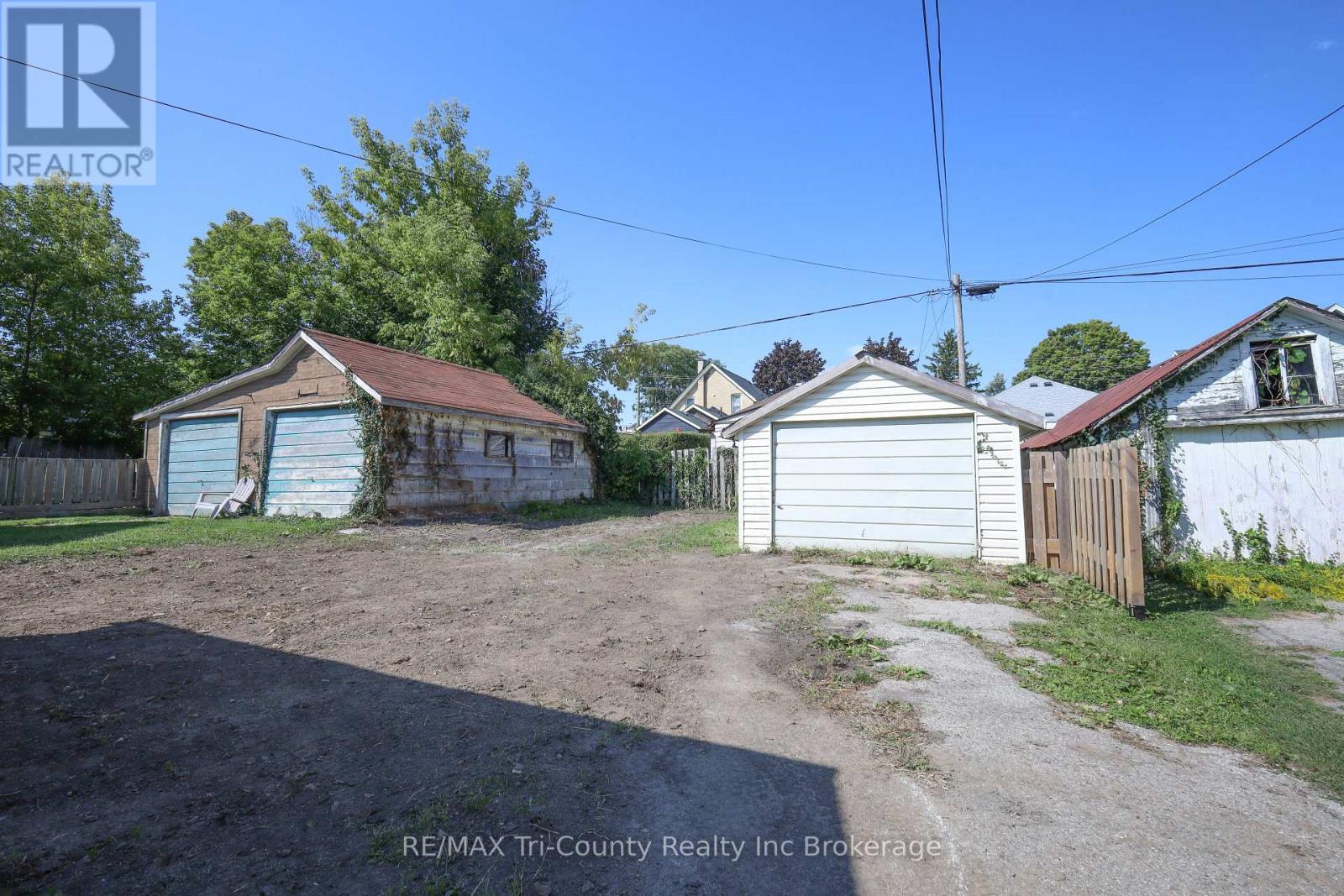 8 Erie Street, St. Thomas, Ontario  N5R 2M5 - Photo 24 - X12393328