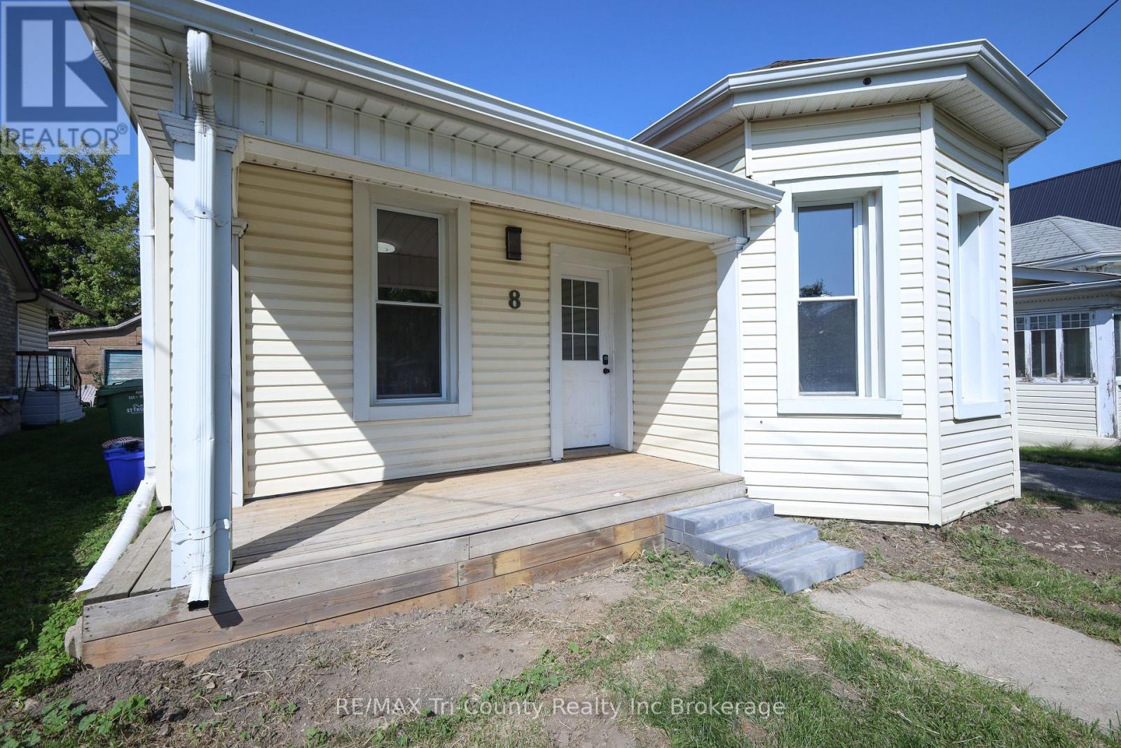 8 Erie Street, St. Thomas, Ontario  N5R 2M5 - Photo 30 - X12393328