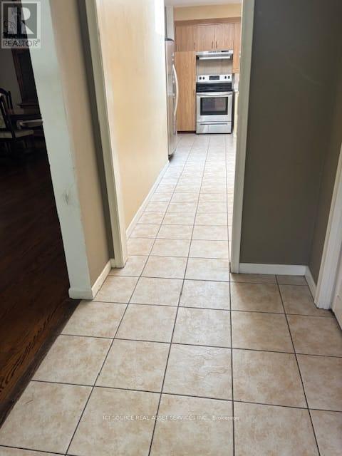 Upper - 241 Burnett Avenue, Toronto, Ontario  M2N 1V9 - Photo 5 - C12393347