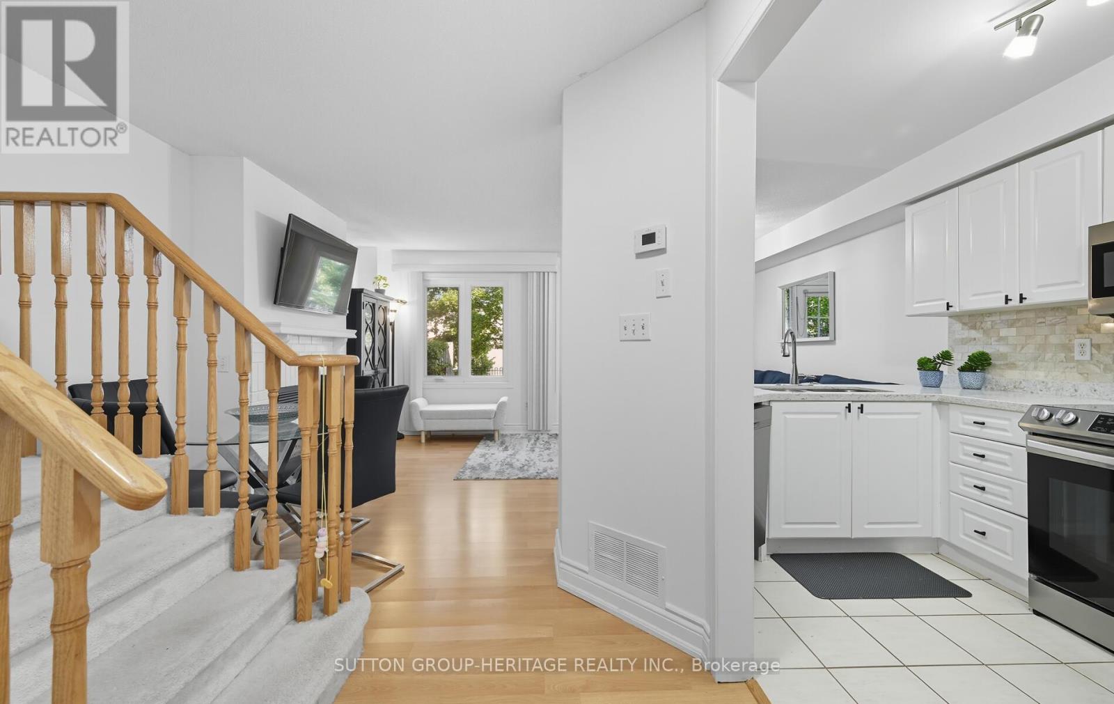 Property at 46 ALEXIS WAY image 4