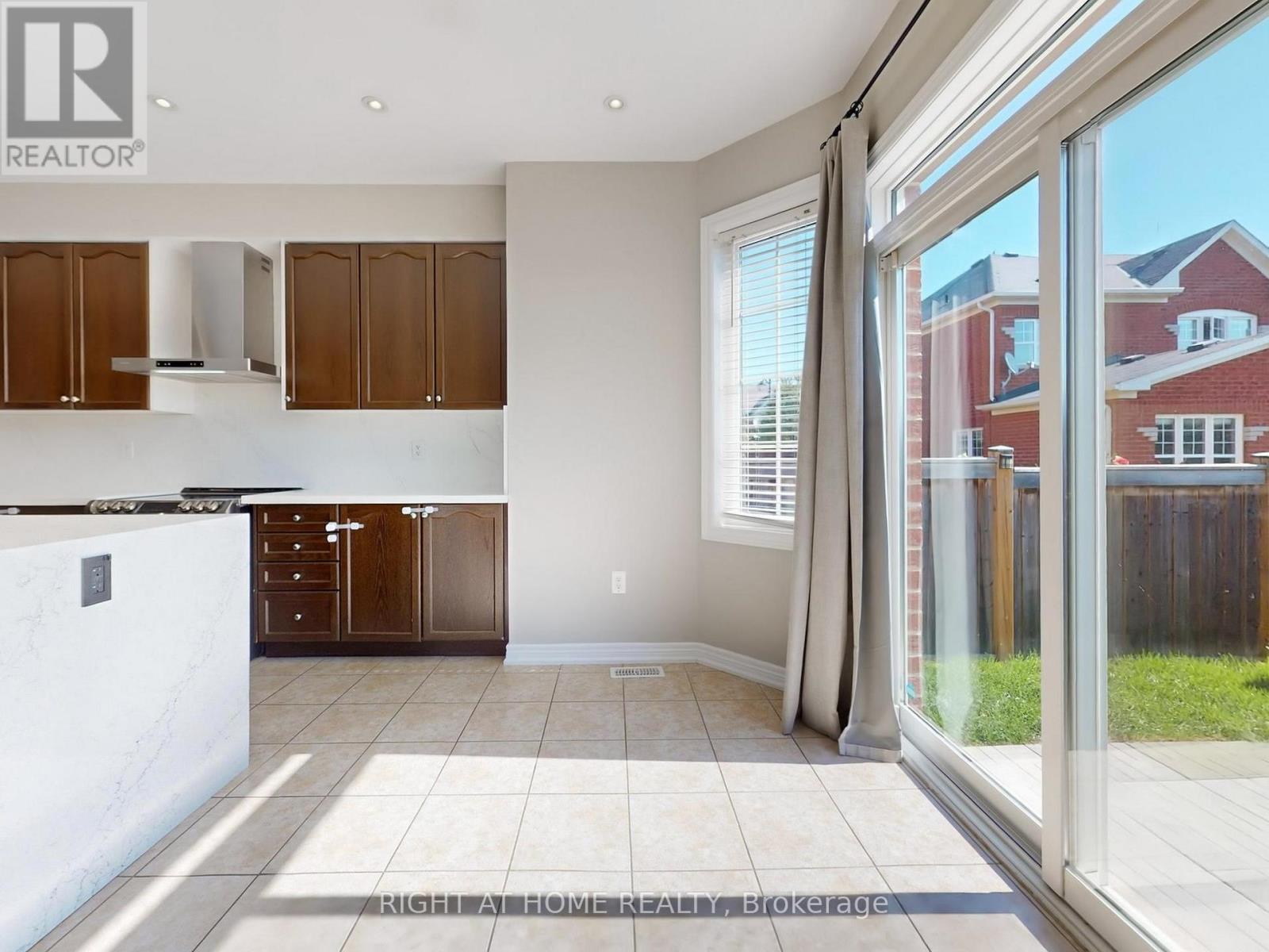 537 Vaughan Court, Milton, Ontario  L9T 8A7 - Photo 17 - W12393361