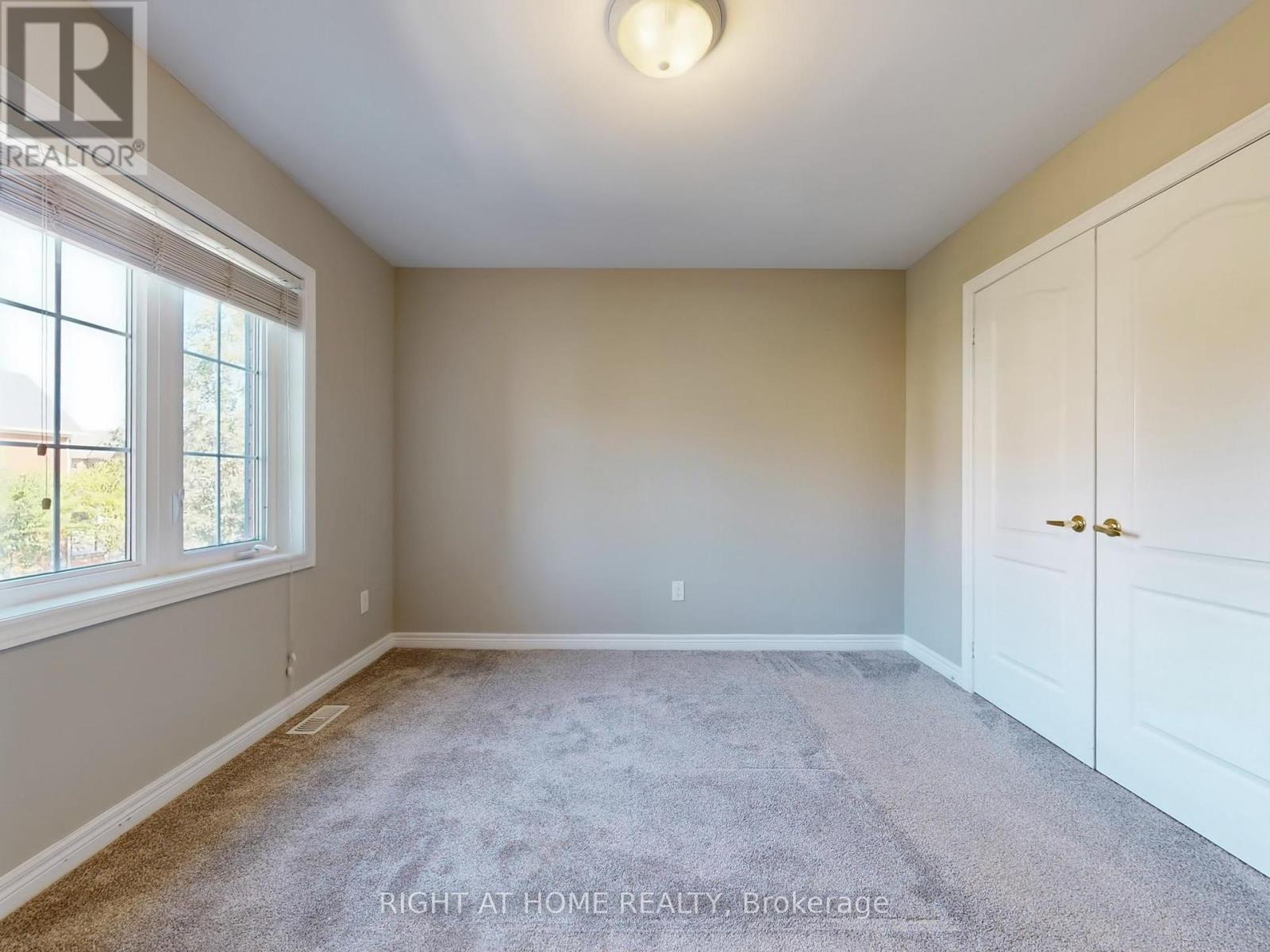 537 Vaughan Court, Milton, Ontario  L9T 8A7 - Photo 35 - W12393361