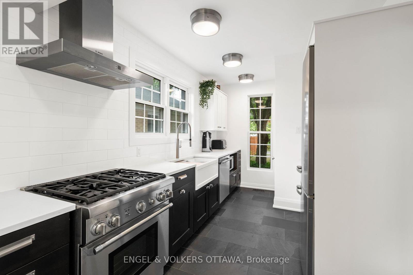 22 Mount Pleasant Avenue, Ottawa, Ontario  K1S 0L8 - Photo 13 - X12393388