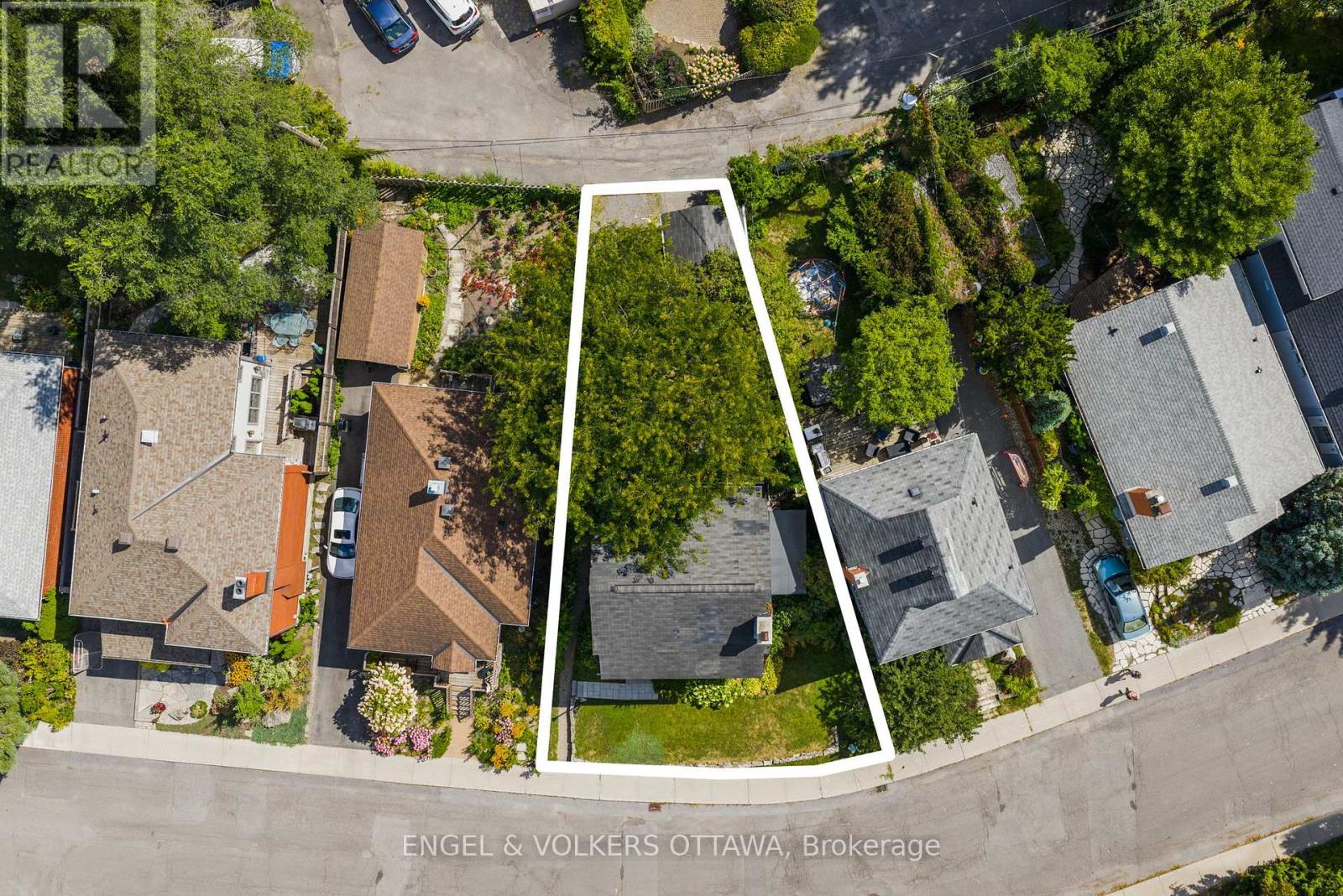22 Mount Pleasant Avenue, Ottawa, Ontario  K1S 0L8 - Photo 37 - X12393388