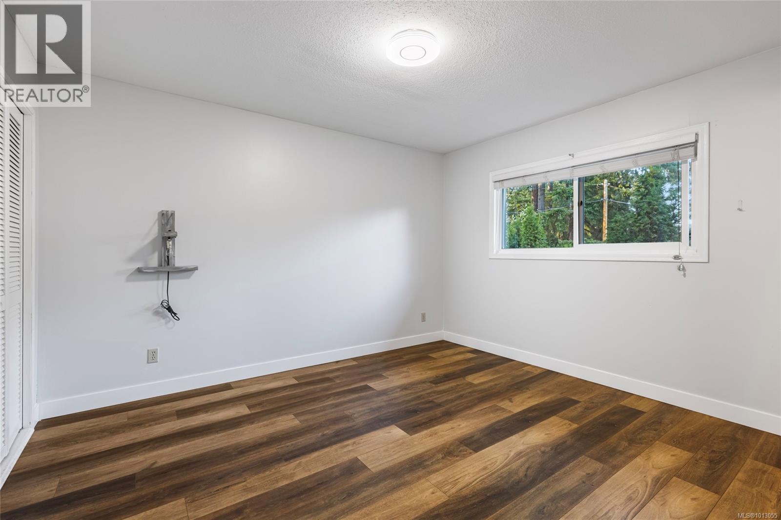 4037 Zinnia Rd, Saanich, British Columbia  V8Z 4W2 - Photo 16 - 1013055