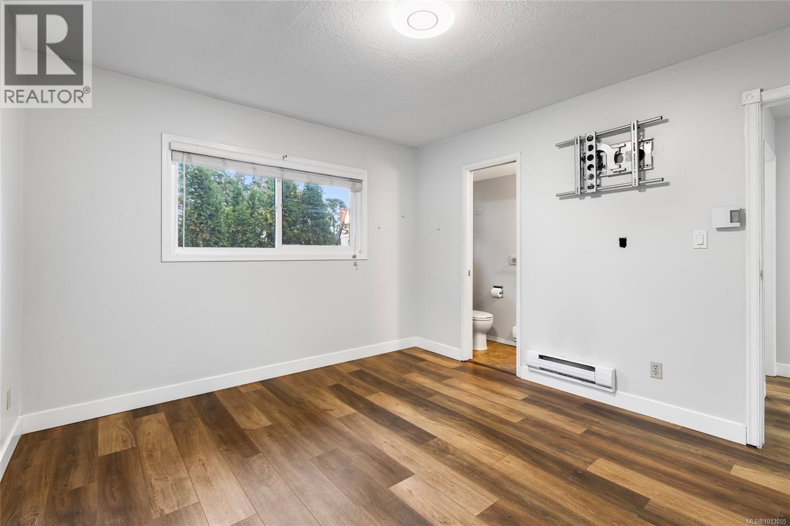 4037 Zinnia Rd, Saanich, British Columbia  V8Z 4W2 - Photo 17 - 1013055