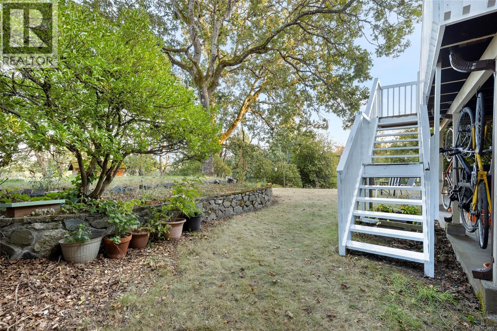 4037 Zinnia Rd, Saanich, British Columbia  V8Z 4W2 - Photo 35 - 1013055