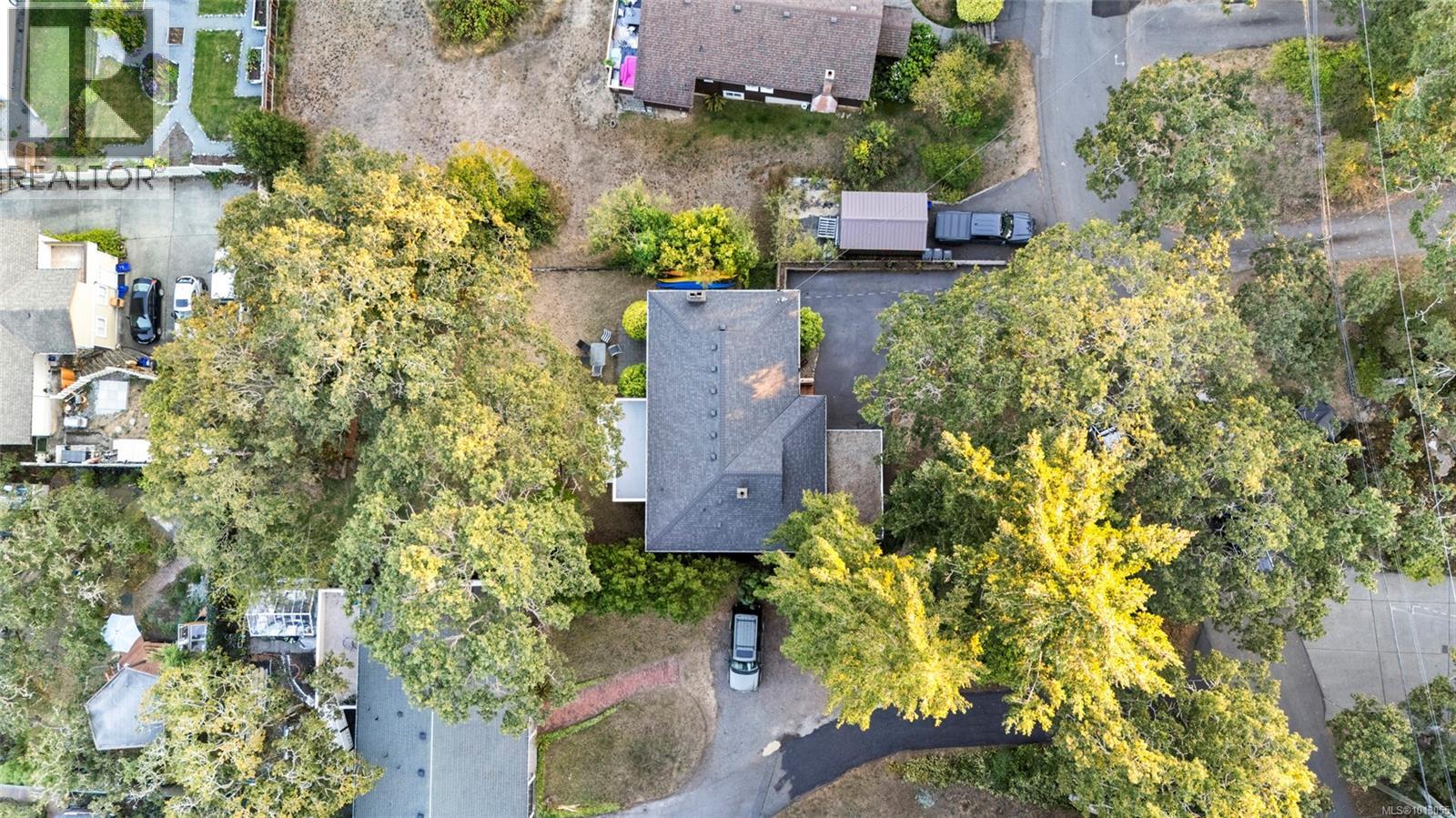 4037 Zinnia Rd, Saanich, British Columbia  V8Z 4W2 - Photo 44 - 1013055