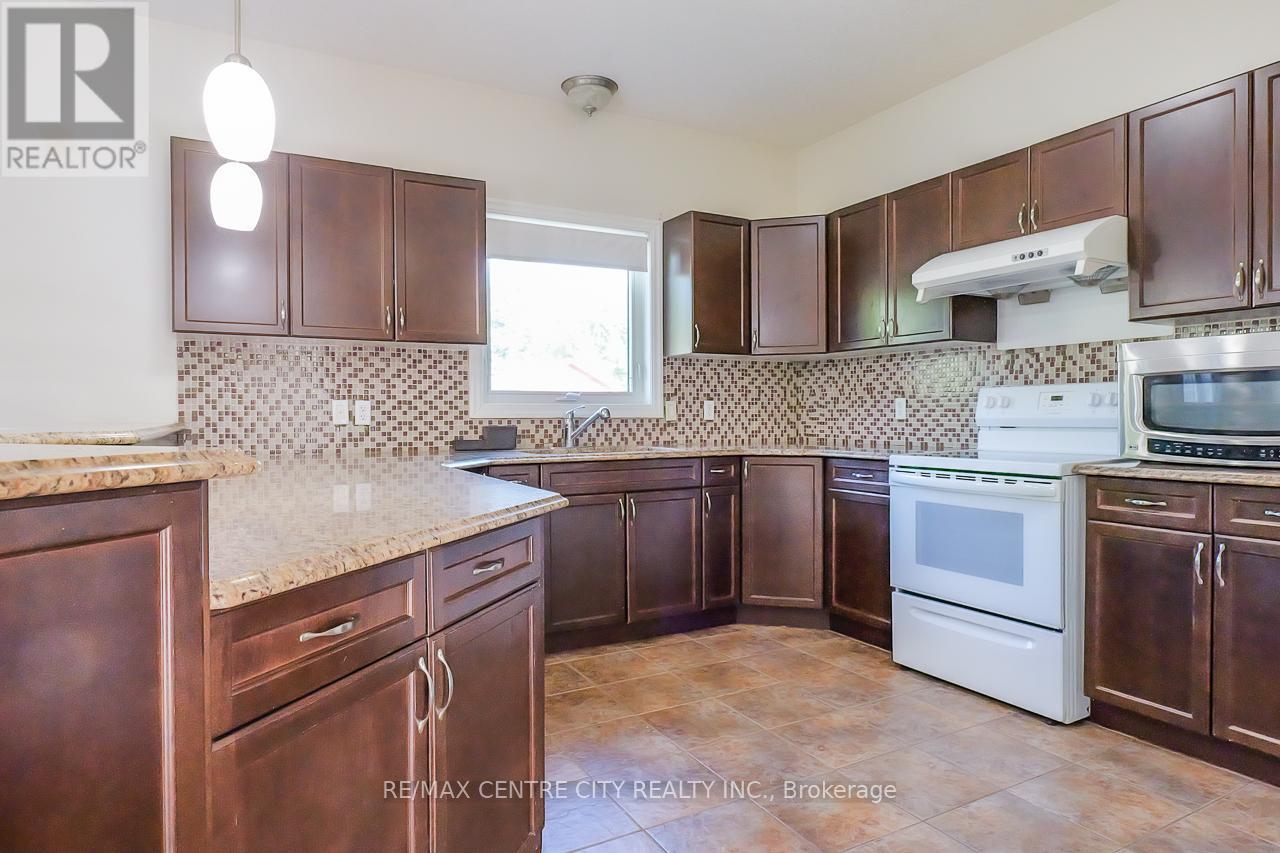 2024 Pennyroyal Street, London North, Ontario  N5X 0E5 - Photo 10 - X12378307