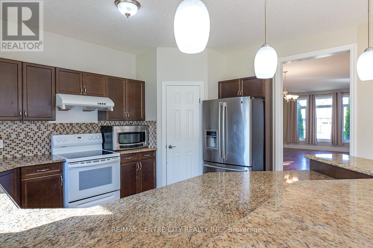 2024 Pennyroyal Street, London North, Ontario  N5X 0E5 - Photo 12 - X12378307