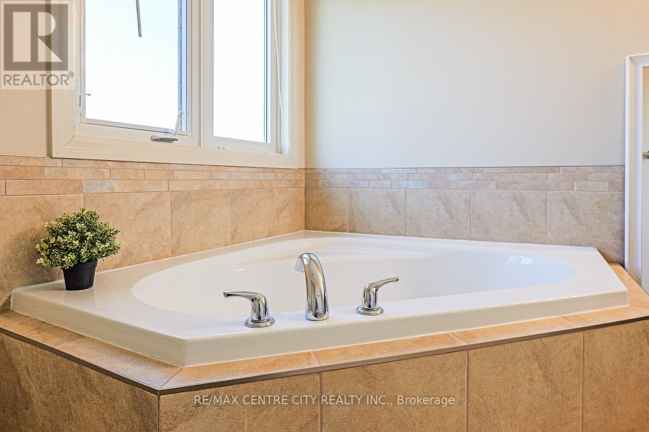 2024 Pennyroyal Street, London North, Ontario  N5X 0E5 - Photo 30 - X12378307