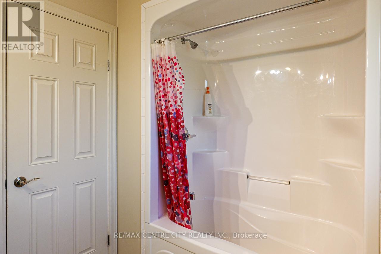 2024 Pennyroyal Street, London North, Ontario  N5X 0E5 - Photo 36 - X12378307